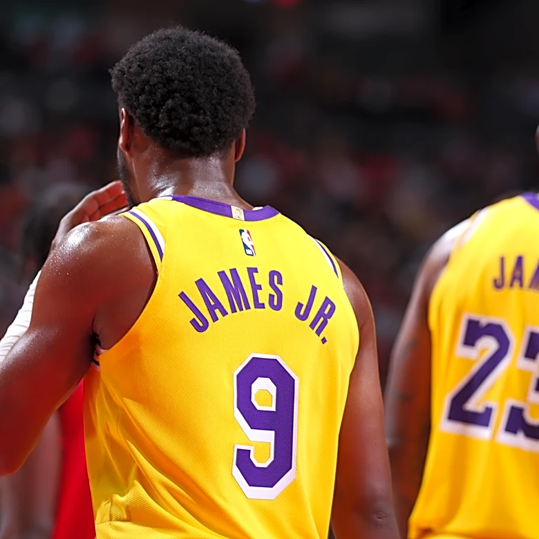 NBA insider reveals there’s ‘growing belief’ that Cavs are favorites to sign LeBron James