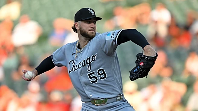 White Sox pick up a big win in Cleveland to get back to a tie for first