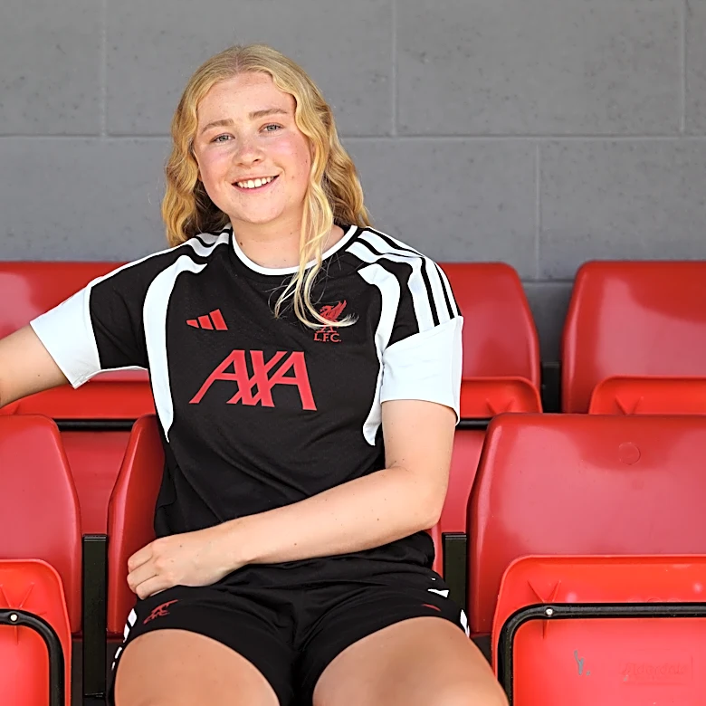 Liverpool Women Sign Full Back Mari Ward