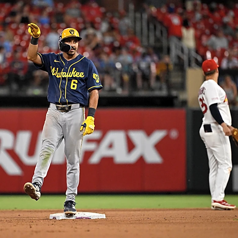 Brewers eke out 4-3 win over Cardinals with big seventh inning