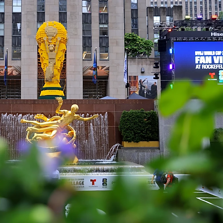 2026 World Cup, Round of 16: Argentina vs. Egypt; Switzerland vs. Colombia