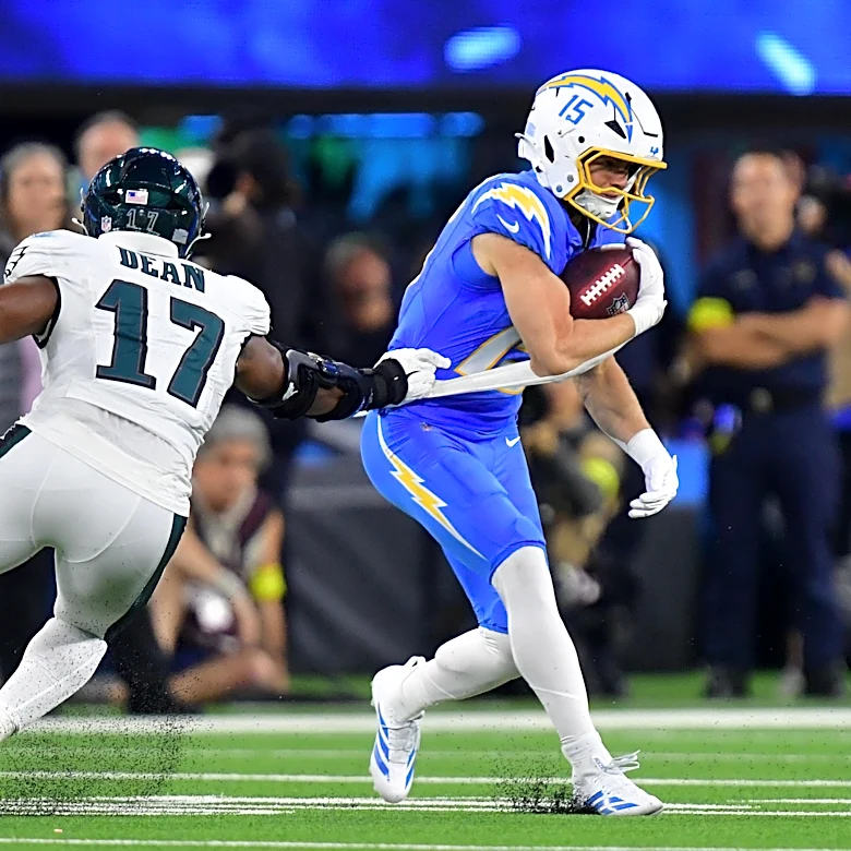 Where do new Las Vegas Raiders linebackers Nakobe Dean, Quay Walker rank in AFC West?