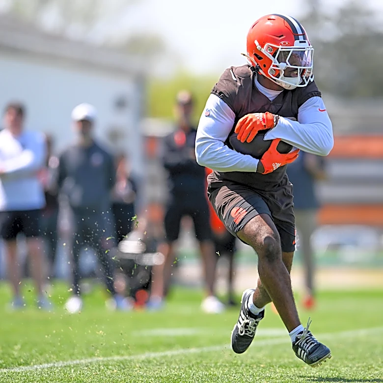 Daily Dawg Chow (7/8): Let’s talk running backs