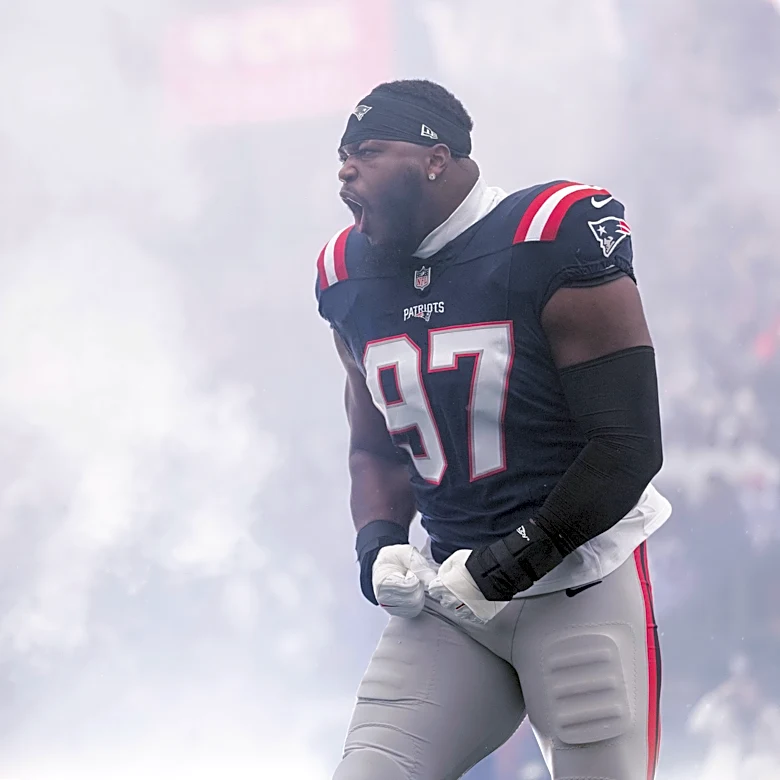 Milton Williams voted top-10 defensive tackle in NFL personnel survey