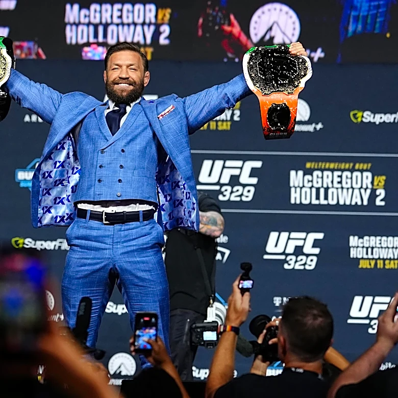 Conor McGregor serenades crowd with his rendition of Oasis’ ‘Wonderwall’ ahead of UFC 329