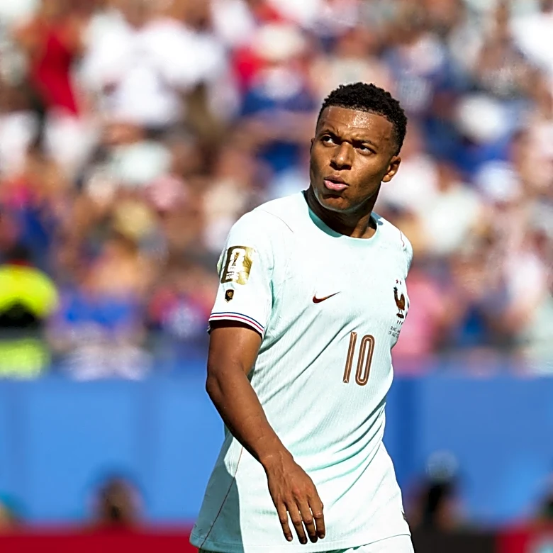 Kylian Mbappé doesn’t duck from responsibility for missed PK