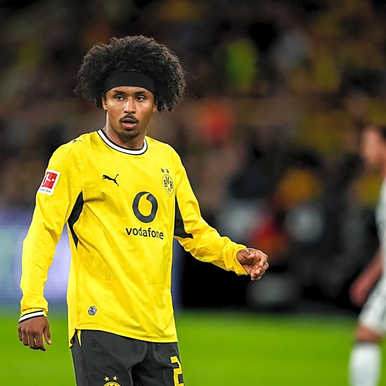 Should Barcelona up their offer for Karim Adeyemi or walk away?