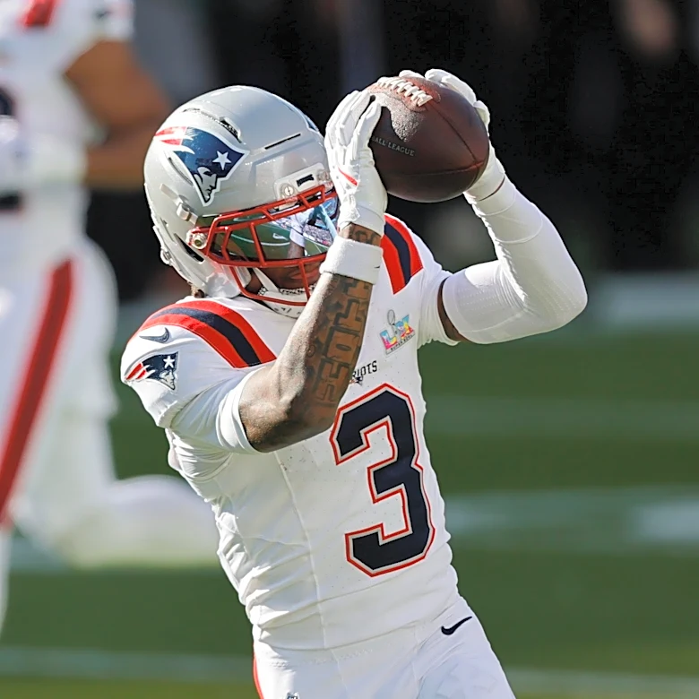 Patriots links 7/10/26: Demario Douglas, small dog with huge fight