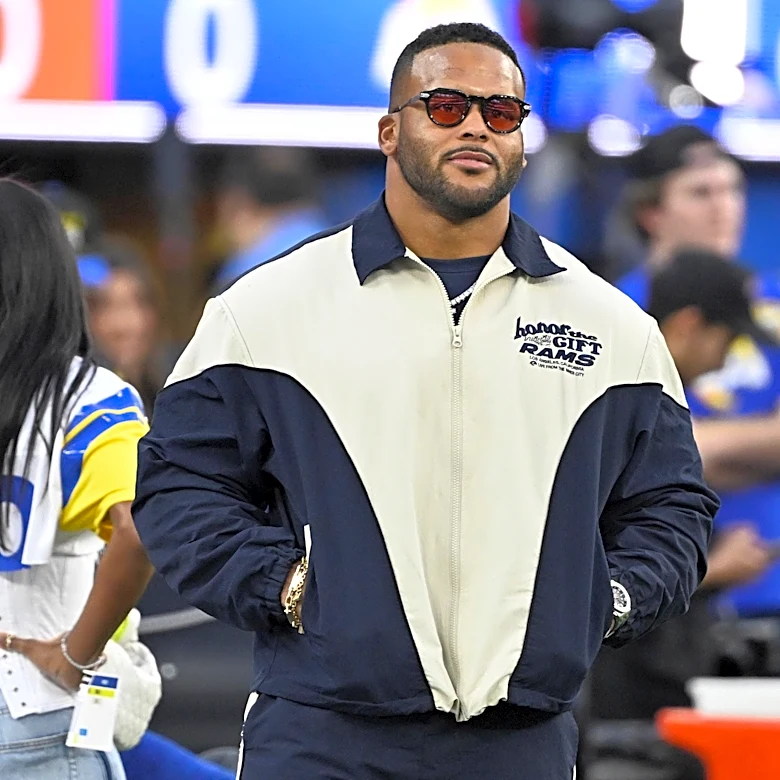Aaron Donald works out at Rams’ facilities as star mulls comeback
