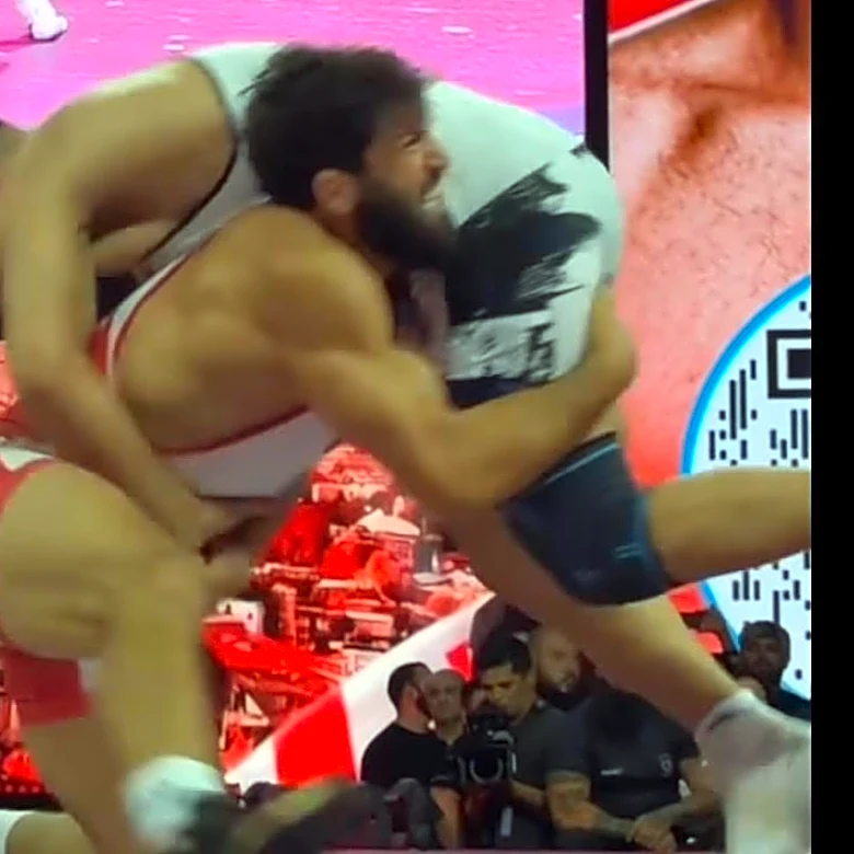 Arman Tsarukyan shuts out latest opponent at RAF Georgia in final match before facing Colby Covington