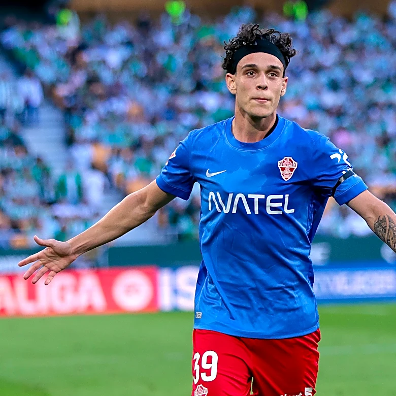 Keep, sell or loan: What should Barcelona do with Hector Fort?