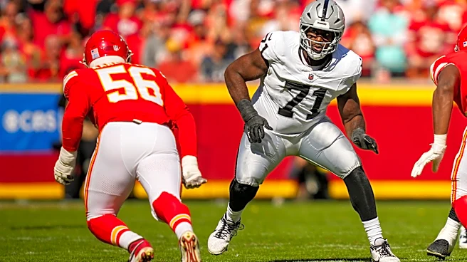 Exploring why DJ Glaze entrenched as the Raiders starting right tackle