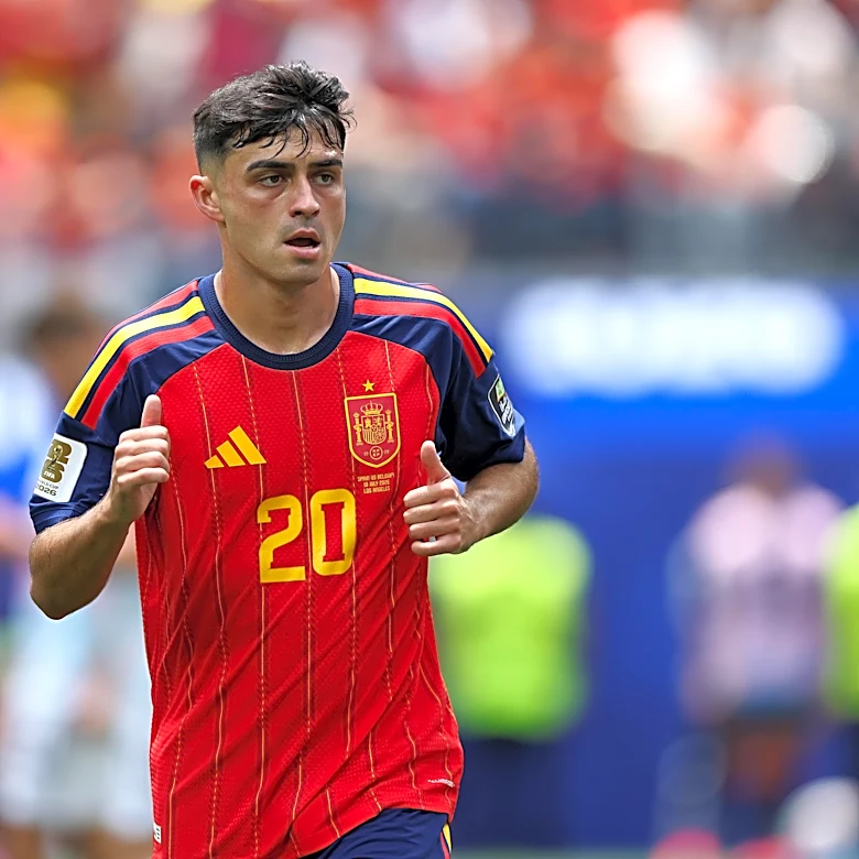 ‘Pedri can’t play for us the way he plays for Barçelona’ – Spain boss Luis de la Fuente