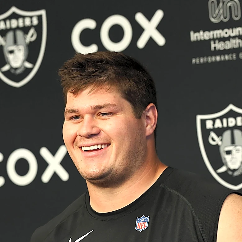 Tyler Linderbaum voted 8th best IOL in the NFL