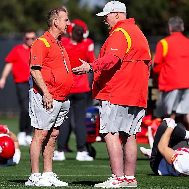 Let’s Argue: Can the Chiefs be top 10 in offense and defense in 2026?