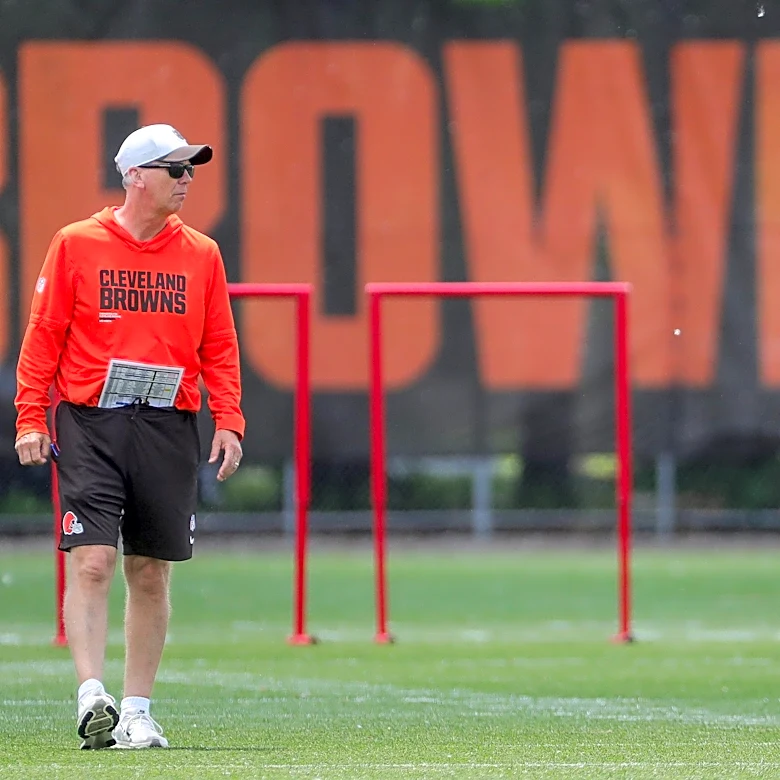 Daily Dawg Chow (7/14): So many roster questions … for now