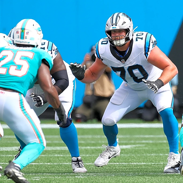 Panthers re-sign Brady Christensen