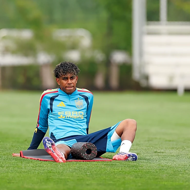 ‘He had a knock’ – Luis de la Fuente offers Lamine Yamal fitness update ahead of World Cup final