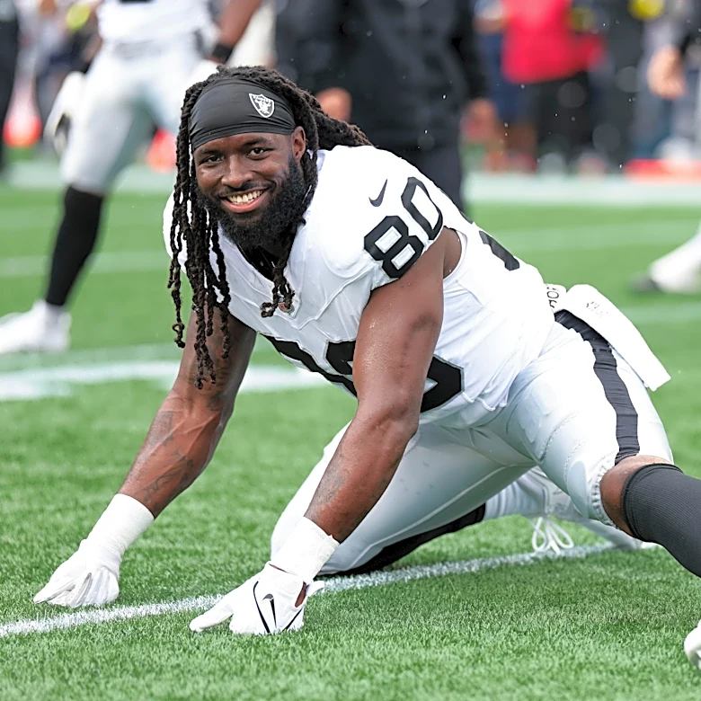 Klint Kubiak’s multiple tight end sets means Raiders’ depth is critical