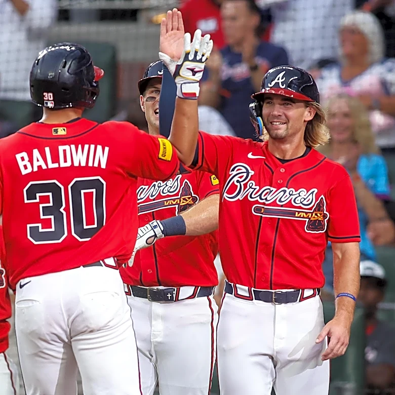 Braves shut down Rangers in dominant series opener
