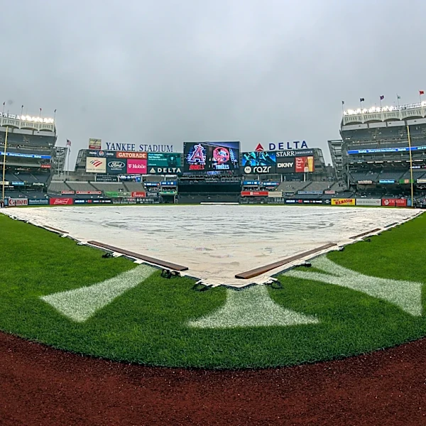 Dodgers-Yankees postponed by Saturday rain