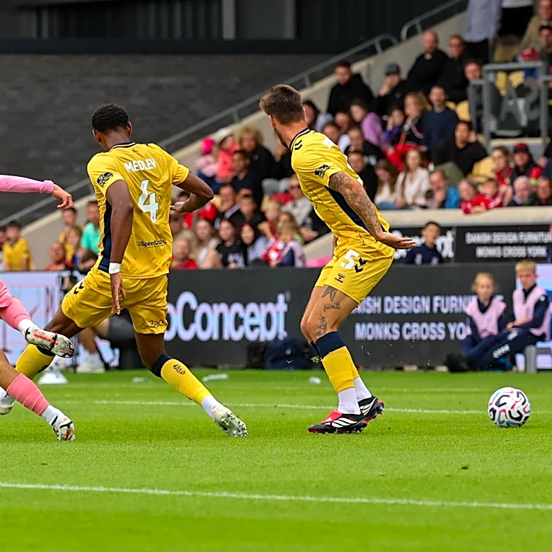 Matchday Musings: Pretty In Pink Sunderland Demolish York City