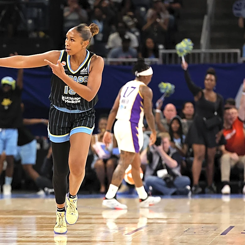 Undrafted rookie Sydney Taylor again shows why she’s the perfect spark for the Chicago Sky