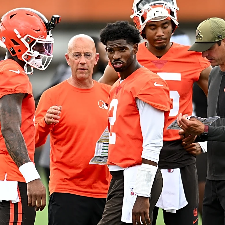 Sunday Dawg Chow: Not another QB training camp battle