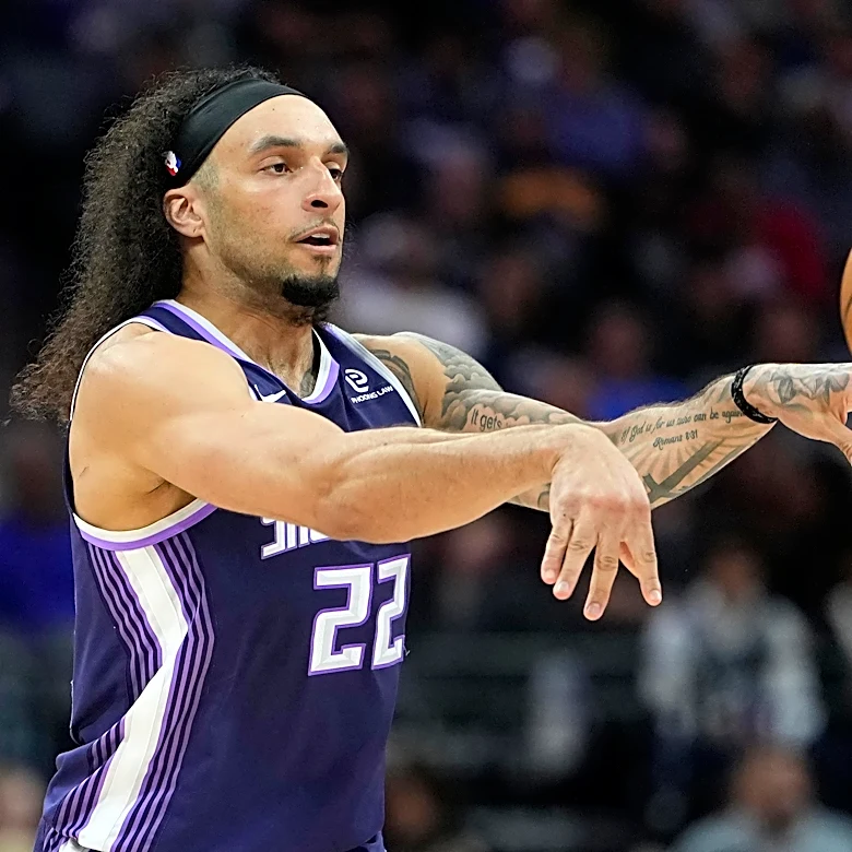 What can the Hawks expect from Devin Carter?