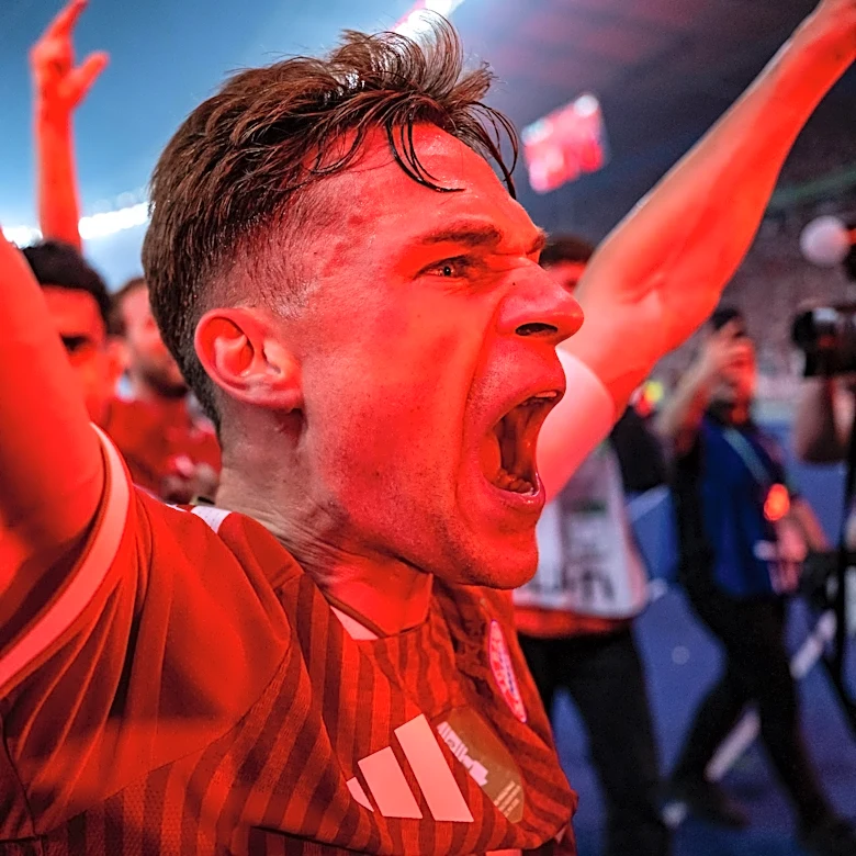 Bayern Munich ready to use roster flexibility to backup central midfield