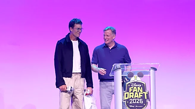 Tom Brady buys Fernando Mendoza’s first NFL rookie card