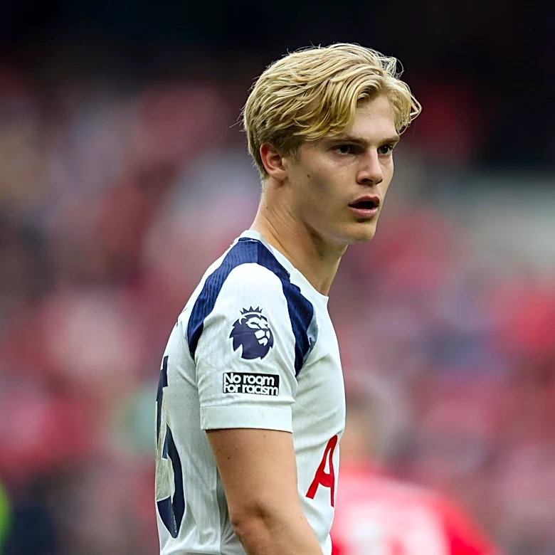 Newcastle Makes Lucas Bergvall Transfer Stance Clear After Tottenham Rebuff