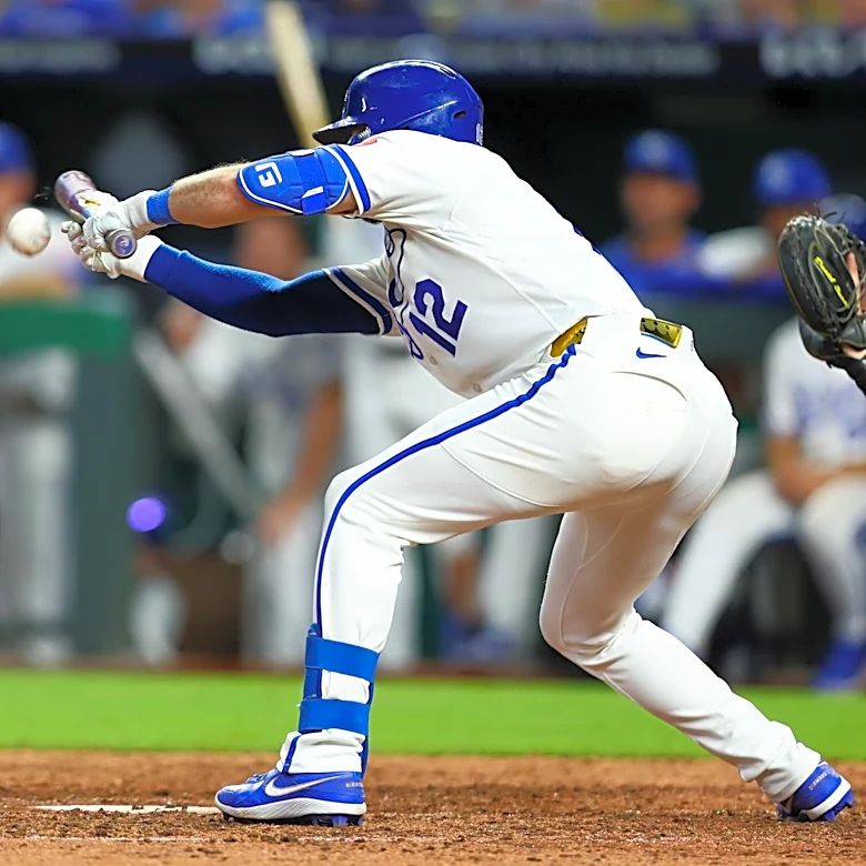 Royals squeeze out walk-off win against Giants
