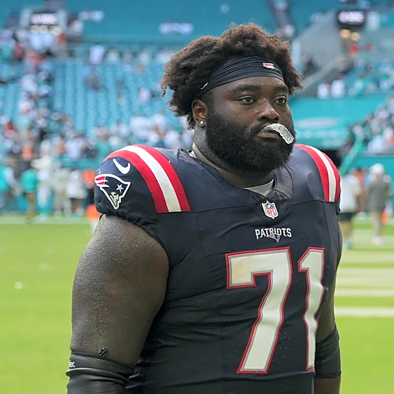 Contract incentives for Mike Onwenu’s new Patriots contract