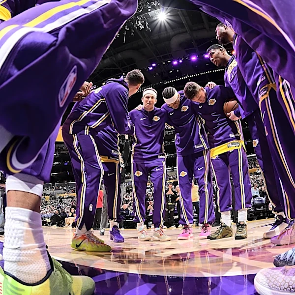 Lakers still monitoring center market, could make trade for big