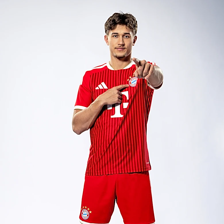 Bayern Munich’s new No. 8: Tom Bischof explains how he got his number change