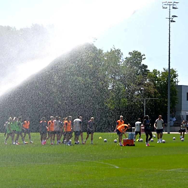 Training Report: First teamers put in work at Bayern Munich in front of club bigwigs