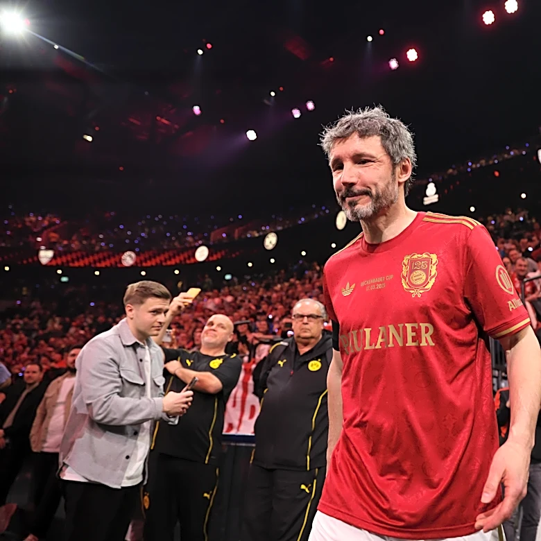 Bayern Munich Alumni: Mark van Bommel in the running to become the next Belgium coach