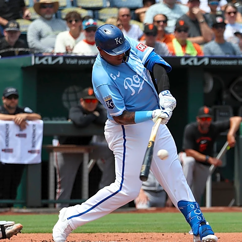 Salvador Perez ties George Brett and the Royals sweep