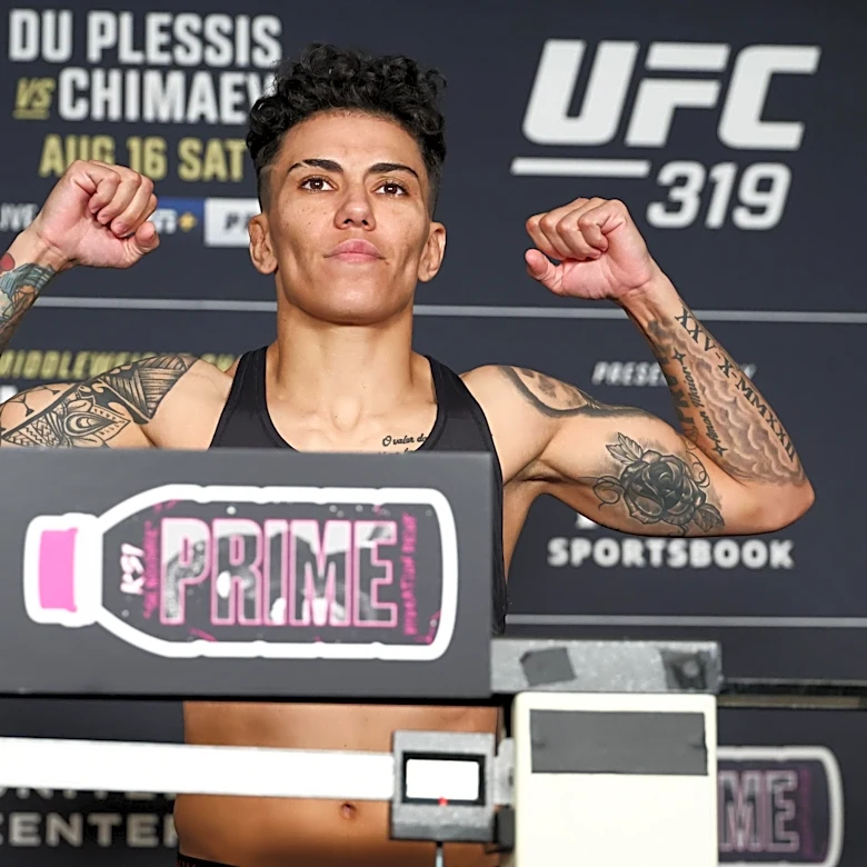 UFC fighter Jessica Andrade delivering food to make money while sidelined with injury: ‘I’m not afraid of hard work’