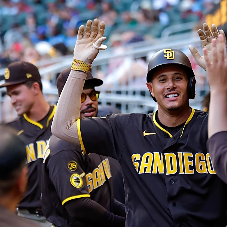Padres bounce back against Atlanta in balanced win