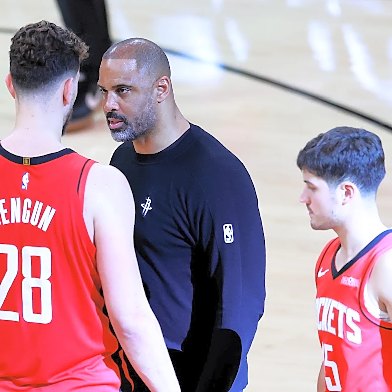 Rockets must fix offensive environment