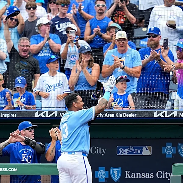 Kansas City Royals News: Salvy ties Brett