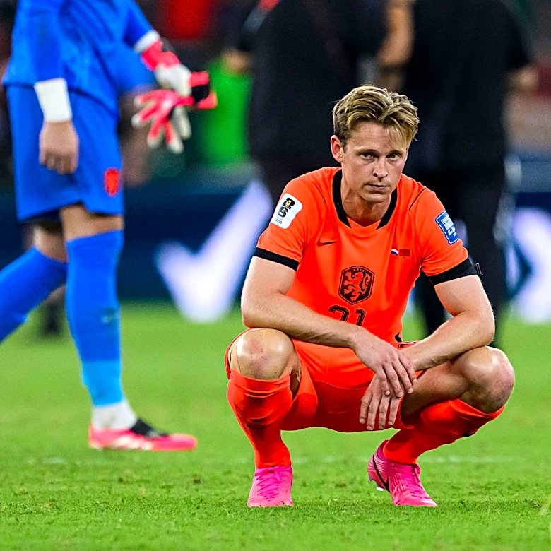 Barcelona issue Frenkie de Jong statement and confirm knee injury