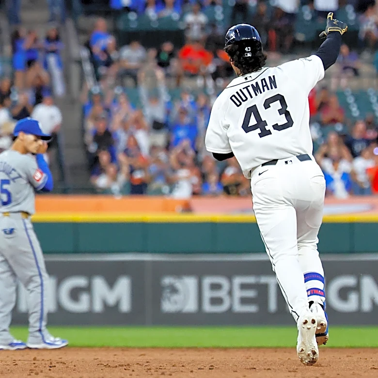 Royals winning streak ends as they fail to put away Tigers