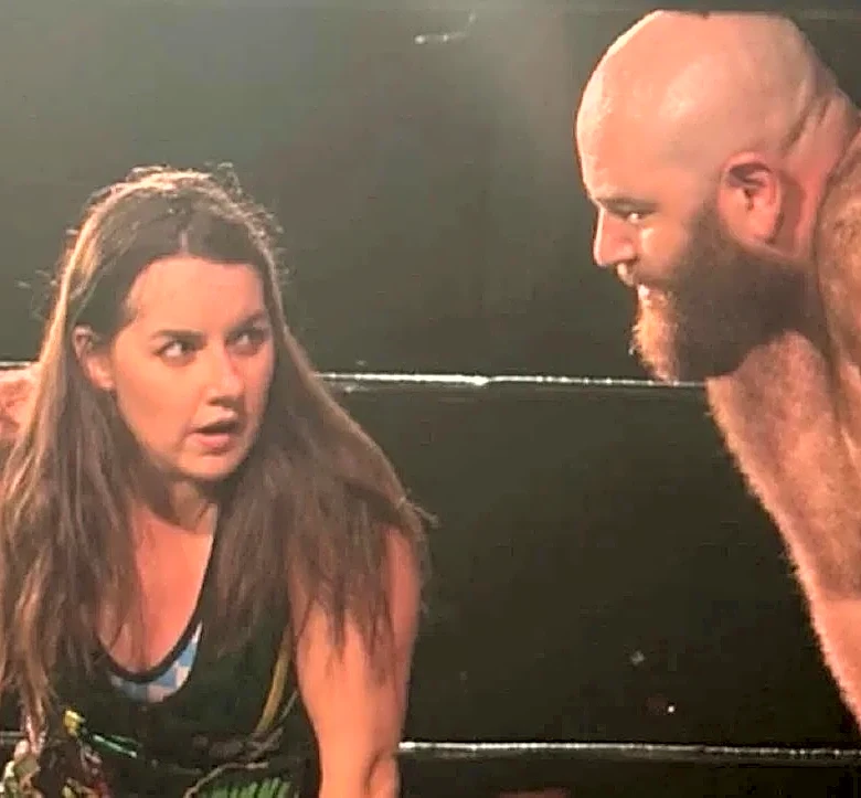 Released former WWE Women’s champ returned to tag with her husband