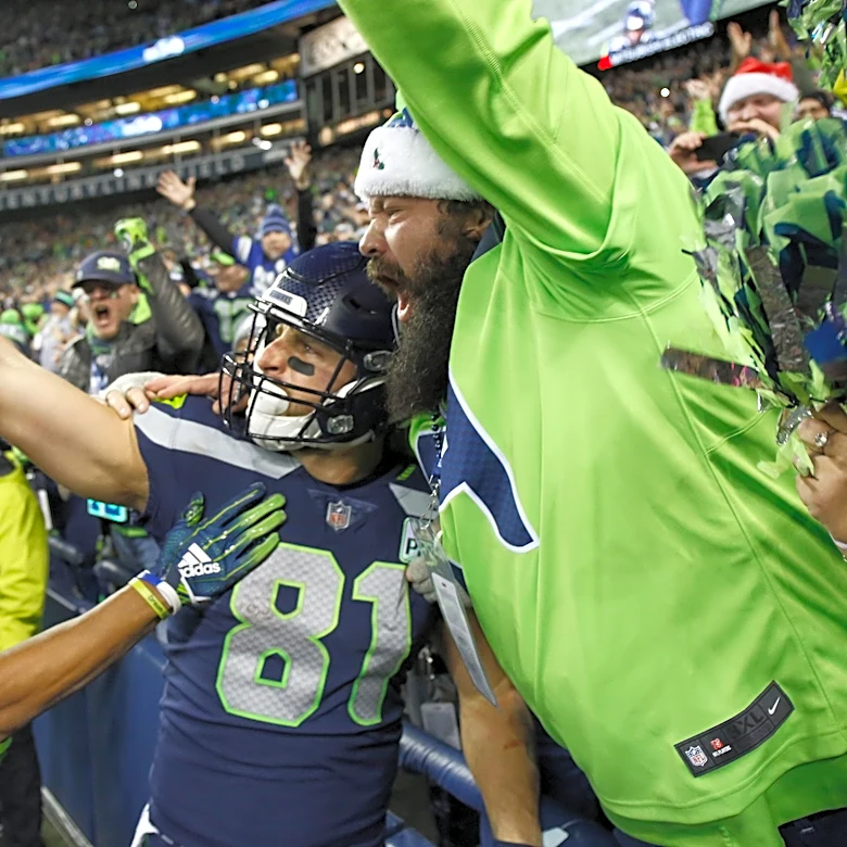 Seahawks bring back former third-round pick Nick Vannett