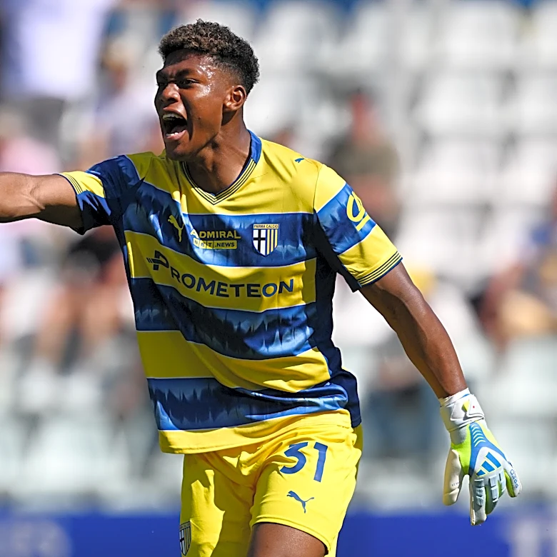 Reports: Juve still in contact with Parma for Zion Suzuki; Benfica’s Anatoliy Trubin added to list of goalkeeper options