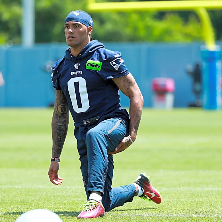 Patriots have record-breaking contract offer on the table for Christian Gonzalez