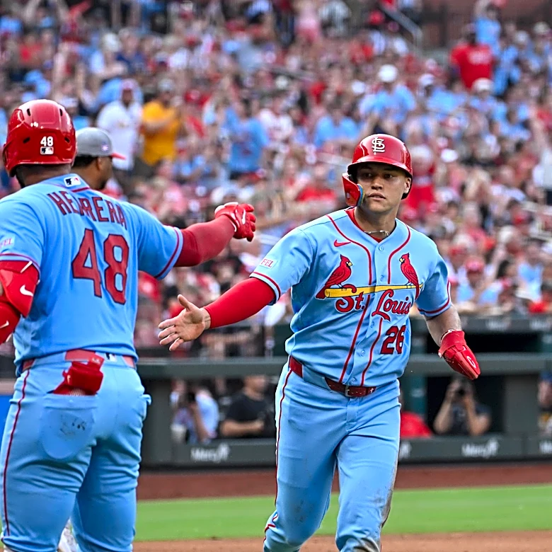 St. Louis Cardinals Bats Finally Erupt Overwhelming the Reds Saturday